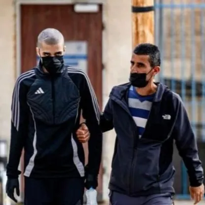 اعتقلته إسرائيل طفلاً.. أحمد مناصرة حُر بعد 10 سنوات في سجون الاحتلال