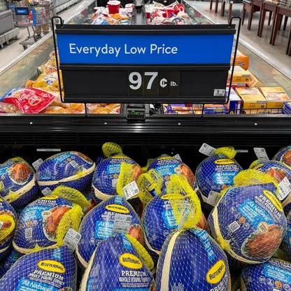 ترمب يقر بتأثير الرسوم الجمركية على أسعار السلع الغذائية ويلغي بعضها