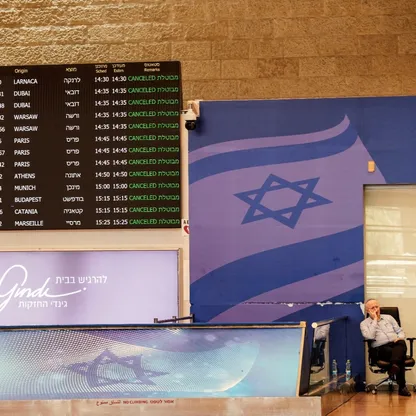 حرب إسرائيل وإيران تدفع شركات طيران إلى تعليق رحلاتها للمنطقة