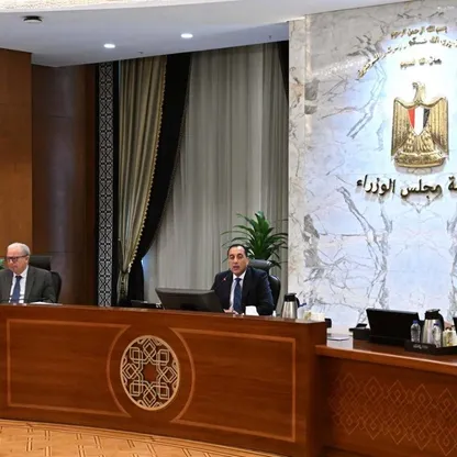 مصر.. تعديل مواعيد إغلاق المحال من 9 إلى 11 مساءً حتى نهاية أبريل