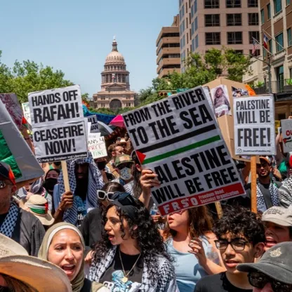 أميركية تواجه اتهامات بمحاولة إغراق طفلة من أصل فلسطيني في تكساس