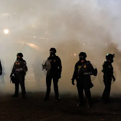 ترمب يوجه وزير الحرب بإرسال قوات إلى بورتلاند.. ويجيز استخدام "القوة الكاملة"