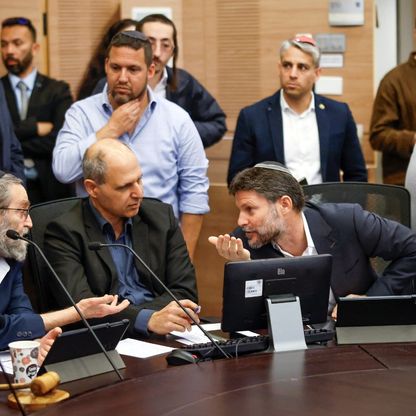 سموتريتش يهدد نتنياهو بـ"انتخابات مبكرة".. ولبيد يدعو إلى تحرك مشترك