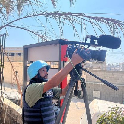 غارات إسرائيلية على مجمع ناصر الطبي في غزة تقتل 15 بينهم 4 صحافيين