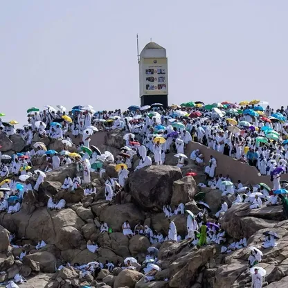 من عرفة إلى مزدلفة.. 1.7 مليون حاج ينهون الركن الأعظم للحج