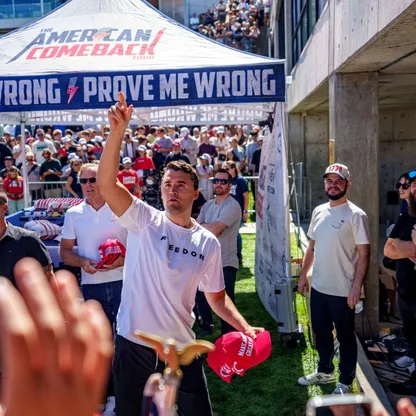 الخارجية الأميركية تلغي تأشيرات 6 أجانب بسبب منشورات عن اغتيال تشارلي كيرك