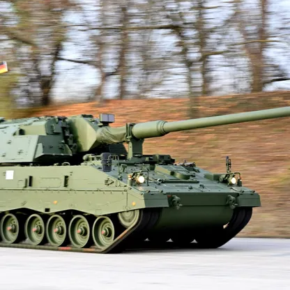 بعد إخفاق سلفه في أوكرانيا.. ألمانيا تكشف عن نسخة متطورة من مدفع PzH 2000