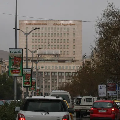 بريطانيا تلغي عقوبات مفروضة على 24 كياناً سورياً بينها البنك المركزي