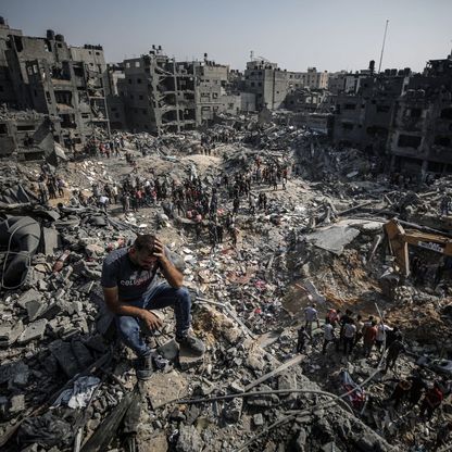 البيت الأبيض يبحث إقرار "فترات هدنة" في غزة.. وبلينكن يدعو لحماية أكبر للمدنيين