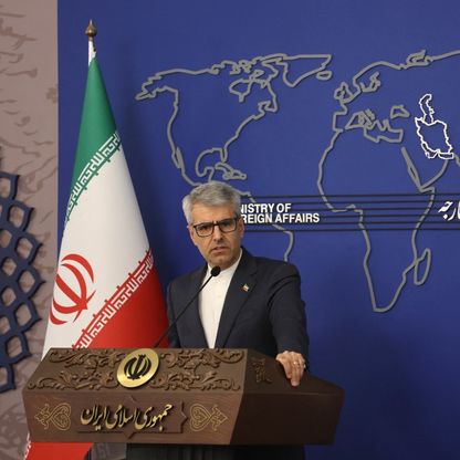 إيران تشدد على رفض المفاوضات المباشرة مع واشنطن وتتوعد بـ"عواقب" حال إعادة العقوبات