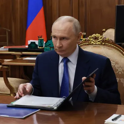 بوتين يتصل بنتنياهو وبزشكيان لبحث تطورات إيران ويعرض وساطة موسكو