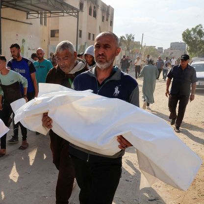 إسرائيل تقتل عشرات الفلسطينيين أثناء انتظارهم المساعدات في غزة