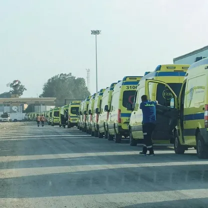 مستشفى ميداني ونقل مصابين من غزة إلى مصر.. والأجانب يبدأون مغادرة القطاع