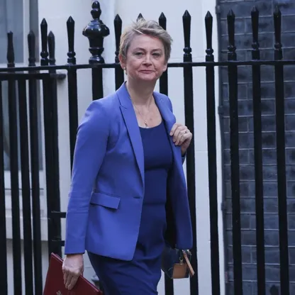 وزيرة خارجية بريطانيا تزور كييف وتعلن عن مساعدات إضافية