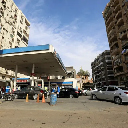 مصر.. وزارة البترول تعلن رصد بنزين "مخالف للمواصفات" وتعوض المتضررين
