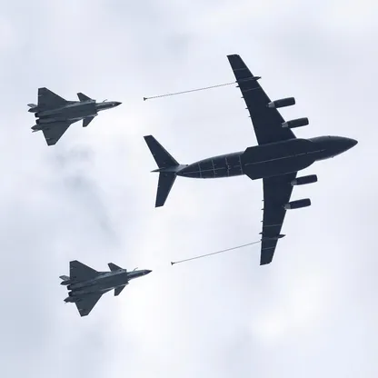 مداها يتجاوز 8 آلاف كيلومتر.. الصين تكشف عن أول مقاتلة في العالم بـ3 محركات