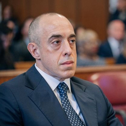 ترمب يختار محاميه المقرّب إيميل بوف لمنصب قضائي رفيع