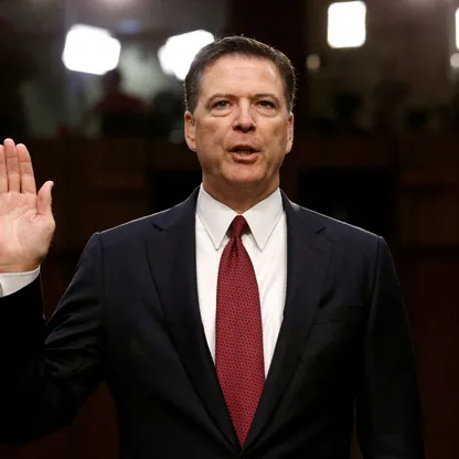 بعد توجيه اتهامات جنائية لكومي.. كيف نشأ العداء بين ترمب ومدير FBI السابق؟