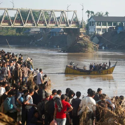 إندونيسيا.. السيول تودي بحياة المئات واستمرار عمليات الإنقاذ