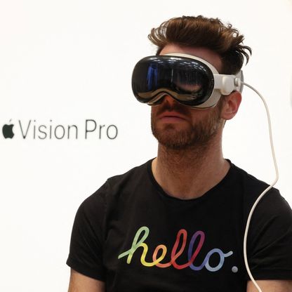 نظارة Vision pro في الأسواق.. وأبل تتيح "تجربة كاملة" لزوار المتاجر