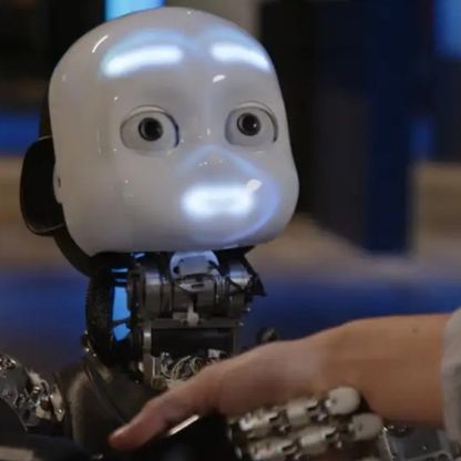 iCub 3.. روبوت يتيح الشعور بالأشياء عن بعد بواسطة نظارات VR