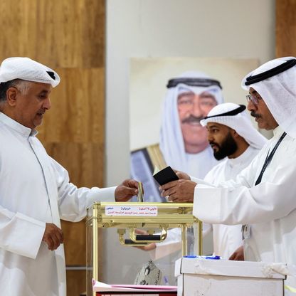 انتخابات الكويت.. الإقبال يتجاوز 58% والشارع يترقب نسبة التغيير