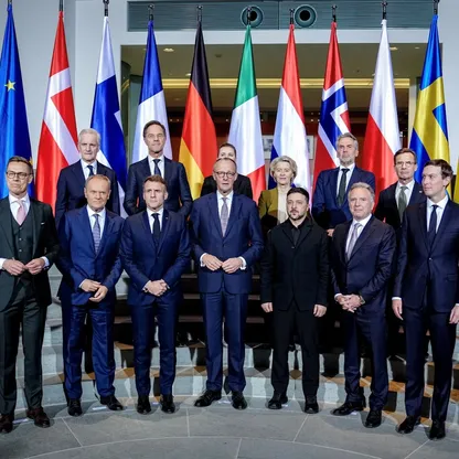 ترمب يؤكد إحراز تقدم نحو إنهاء حرب أوكرانيا.. وتعهد أوروبي بدعم زيلينسكي