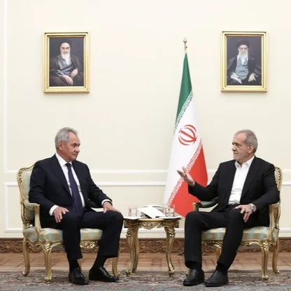 شويجو يزور طهران.. والرئيس الإيراني يؤكد "أولوية" توسيع العلاقات مع روسيا