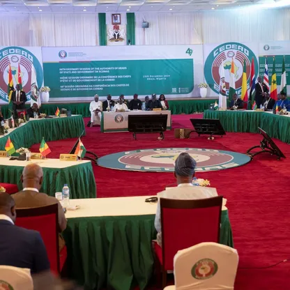 "إيكواس" تمهل مالي والنيجر وبوركينا فاسو 6 أشهر للتراجع عن انسحابها