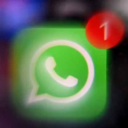 "واتساب" تختبر ميزة جديدة لإخفاء "المحادثات المؤمّنة"