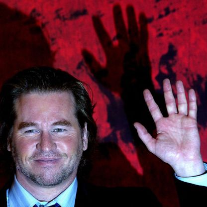 وفاة فال كيلمر نجم Batman Forever عن عمر يناهز 65 عاماً