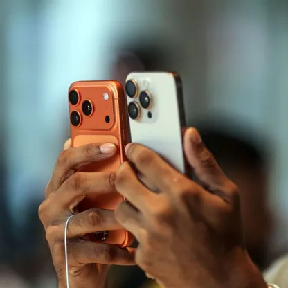 أبل تخطط لإضافة ميزات جديدة تعمل عبر الأقمار الاصطناعية لهواتف آيفون