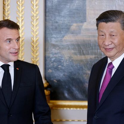 شي في فرنسا: الصين تدعم وقف حرب غزة فوراً وتنفيذ حل الدولتين