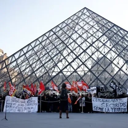 فرنسا.. متحف اللوفر يغلق أبوابه بسبب إضراب الموظفين