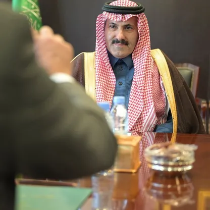 السفير السعودي لدى اليمن: المملكة ماضية في حماية أمنها ومساندة الشعب اليمني