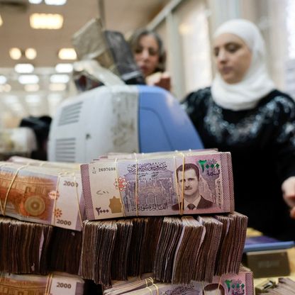 رفع العقوبات عن سوريا.. "طريق طويل" نحو التعافي