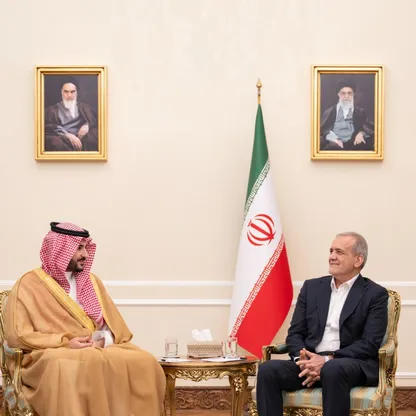 وزير الدفاع السعودي ورئيس أركان الجيش الإيراني يبحثان الأوضاع في المنطقة