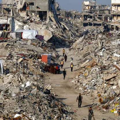 غارات إسرائيلية جديدة على غزة.. واتهامات لتل أبيب بارتكاب "جرائم حرب" في الضفة