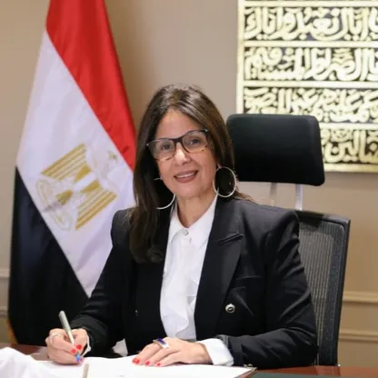 استقالة وزيرة الثقافة المصرية بعد إدانتها بالتعدي على "حقوق الملكية الفكرية"