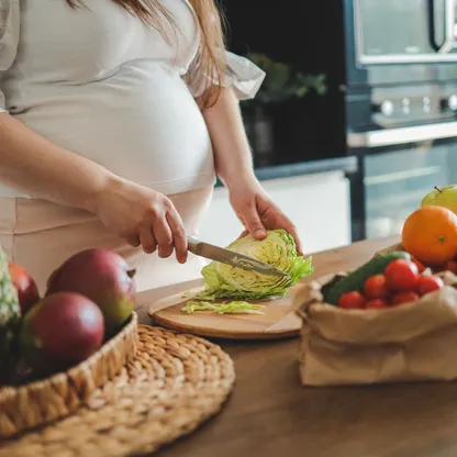 المكملات الغذائية للحامل.. ما الضروري وما الذي يمكن الاستغناء عنه؟