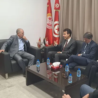 الرئيس التونسي يستدعي سفير الاتحاد الأوروبي للاحتجاج بعد لقائه باتحاد الشغل