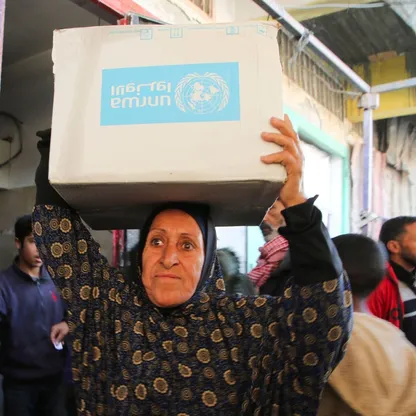 مع دخول الحظر الإسرائيلي حيز التنفيذ.. "الأونروا": عملنا متواصل واتفاق غزة على المحك