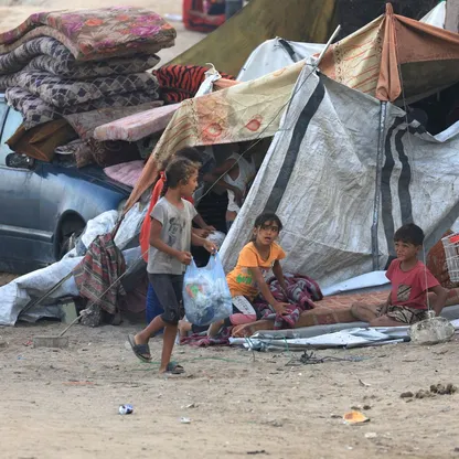 وقف إطلاق النار وتبادل الأسرى.. اتصالات مكثفة لتنفيذ المرحلة الأولى من خطة ترمب في غزة