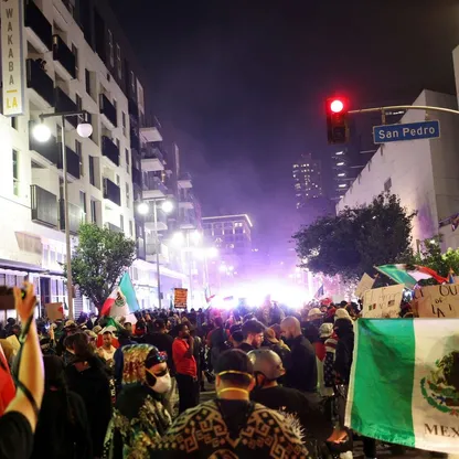 الرئيس الأميركي يلوح بتفعيل "قانون التمرد" في مواجهة احتجاجات لوس أنجلوس