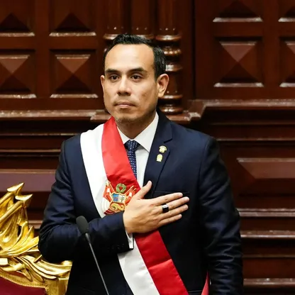 رئيس برلمان بيرو يؤدى اليمين رئيساً جديداً للبلاد خلفاً لدينا بولوارتي