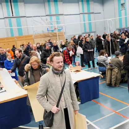 الدنمارك.. حزب رئيسة الوزراء يتجه لتكبد "خسارة تاريخية" في انتخابات كوبنهاجن