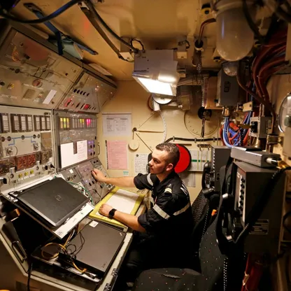 المسيّرات المجهولة تصل "قاعدة نووية" في فرنسا.. ما القصة؟