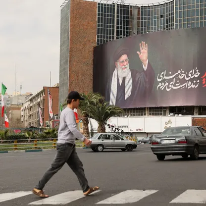 كاميرات مرور مخترقة وحراس مراقبون.. تفاصيل الخطة السرية لاغتيال خامنئي