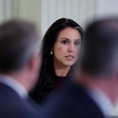 "أكسيوس": ترمب كان على وشك إقالة مديرة الاستخبارات الوطنية بسبب حرب إيران