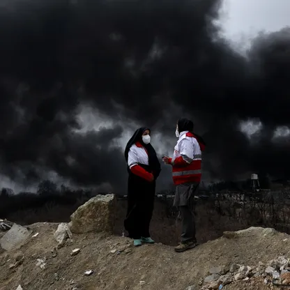 طهران تغرق في النيران والدخان والأمطار الحمضية بعد غارات جوية